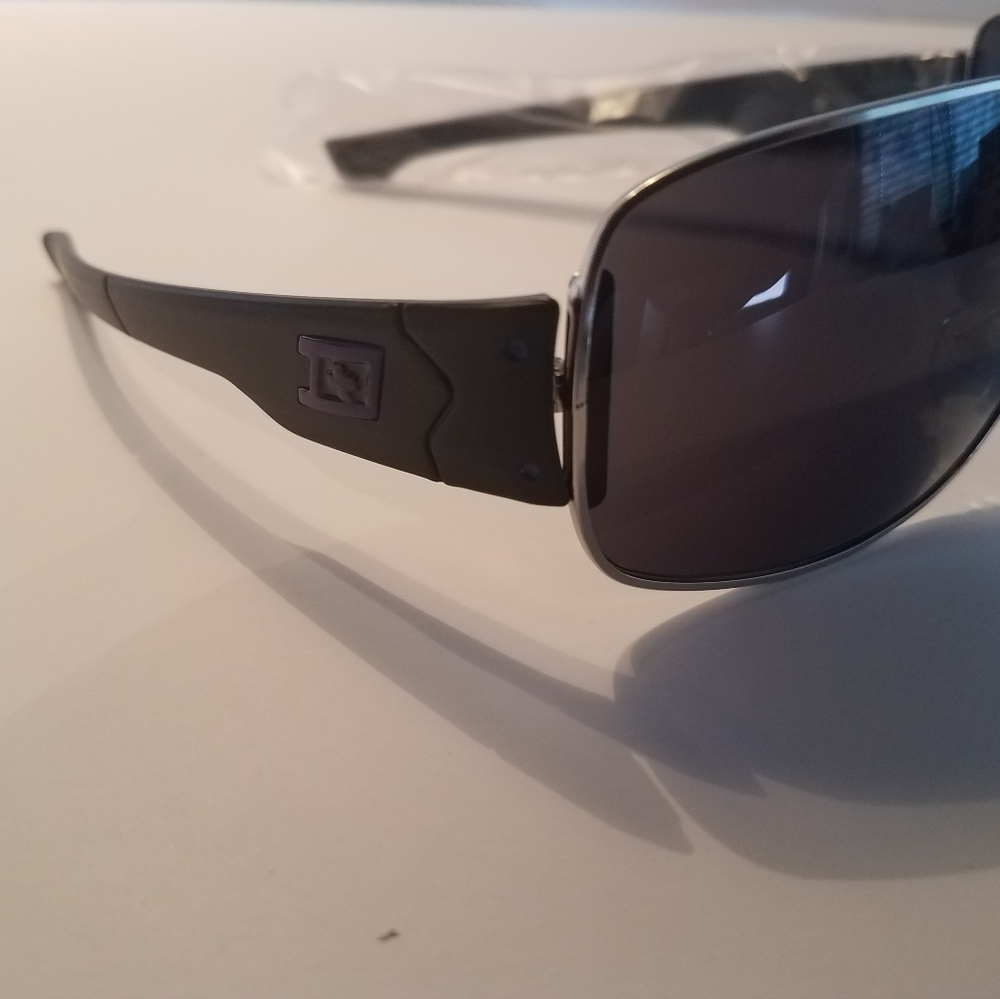 sunglasses - Picture 4 of 8